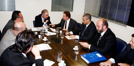 http://www.infraero.gov.br/components/com_fpss/images/PR_Londrina_capa_040511.jpg