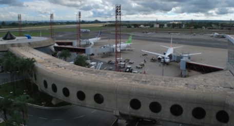 http://www.infraero.gov.br/components/com_fpss/images/bsb.jpg
