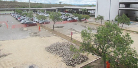 http://www.infraero.gov.br/components/com_fpss/images/confins_obra_capa_161111.jpg