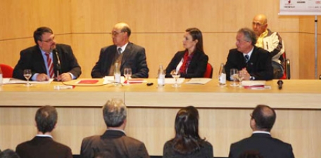 http://www.infraero.gov.br/components/com_fpss/images/cwb_seminario_110511.jpg