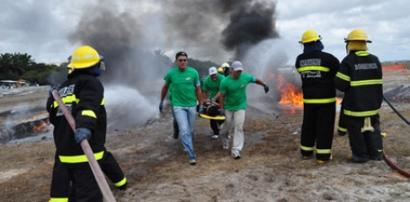 http://www.infraero.gov.br/components/com_fpss/images/exeac_recife_capa_281011.jpg