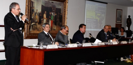 http://www.infraero.gov.br/components/com_fpss/images/pr_sac_camara_capa_010611.jpg
